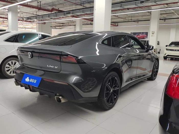Changan UNI-V 2023 1.5T Premium Edition, Март 2023 г., пробег 29200 км. (Б/у) Передний — изображение 2
