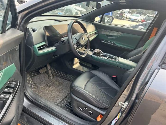 Changan UNI-T 2023 Second Generation 1.5T Premium Edition, Февраль 2023 г., пробег 18000 км. (Б/у) Передний — изображение 2