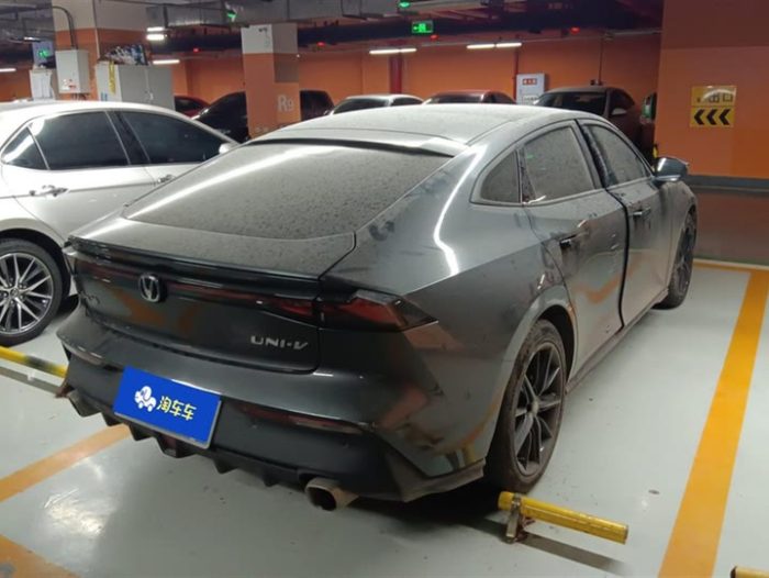 Changan UNI-V 2022 1.5T Smart Pilot Edition, Сентябрь 2022 г., пробег 25300 км. (Б/у) Передний — изображение 2