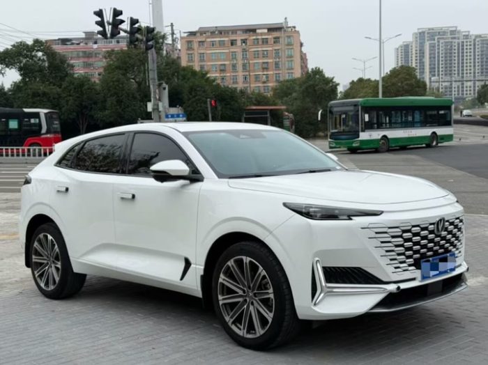 Changan UNI-K 2021 2.0T Premium Edition, Июль 2021 г., пробег 32000 км. (Б/у) Передний — изображение 2