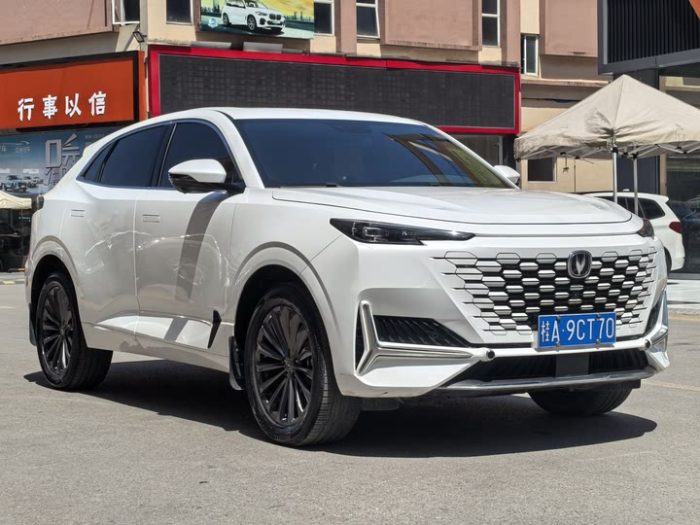 Changan UNI-K 2021 2.0T Premium Edition, Декабрь 2021 г., пробег 40000 км. (Б/у) Передний — изображение 2