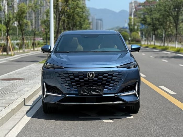 Changan UNI-K 2021 2.0T Premium Edition, Декабрь 2021 г., пробег 40000 км. (Б/у) Передний — изображение 2