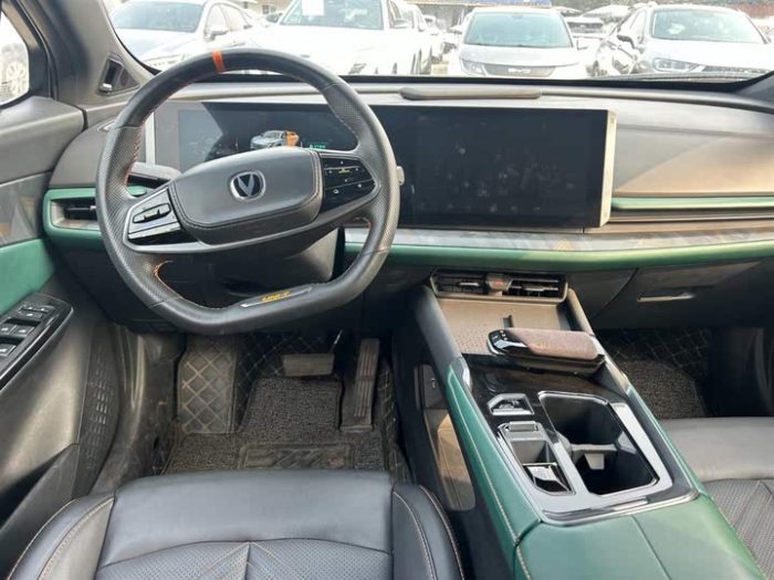 Changan UNI-T 2023 Second Generation 1.5T Premium Edition, Февраль 2023 г., пробег 18000 км. (Б/у) Передний — изображение 3