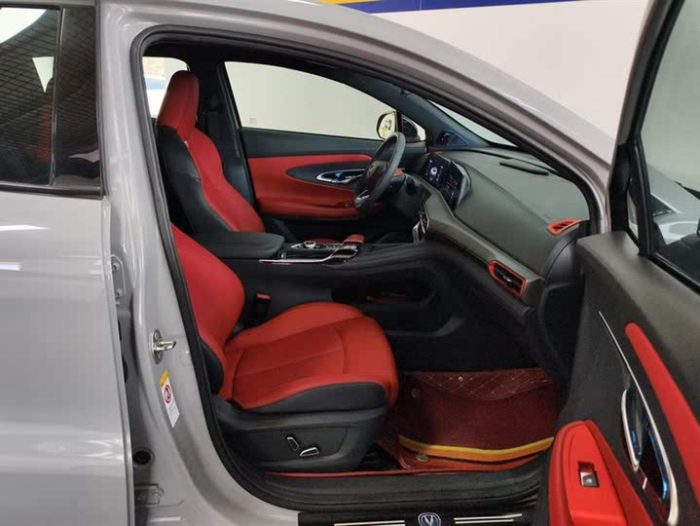 Changan UNI-T 2020 1.5T Flagship Model, Июнь 2021 г., пробег 18200 км. (Б/у) Передний — изображение 3