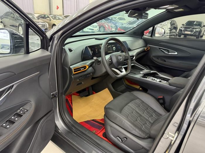 Changan UNI-T 2022 1.5T Flagship Model, Апрель 2022 г., пробег 39000 км. (Б/у) Передний — изображение 3