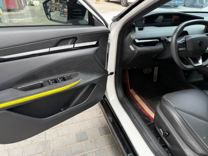 Changan UNI-V 2023 1.5T Sports Edition, Декабрь 2022 г., пробег 23000 км. (Б/у) Передний — изображение 3