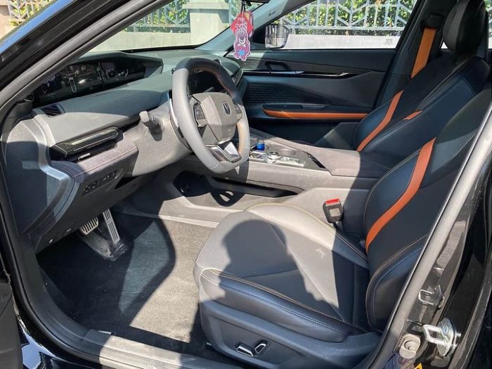 Changan UNI-V 2022 1.5T Premium Edition, Апрель 2022 г., пробег 28000 км. (Б/у) Передний — изображение 4