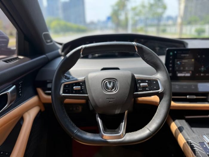 Changan UNI-K 2021 2.0T Premium Edition, Декабрь 2021 г., пробег 40000 км. (Б/у) Передний — изображение 4