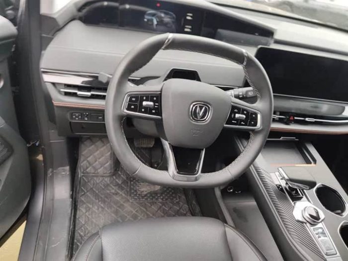 Changan UNI-K 2021 2.0T All-Wheel Drive Excellence Edition, Март 2021 г., пробег 30000 км. (Б/у) Передний — изображение 4