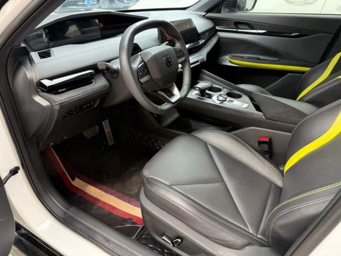 Changan UNI-V 2023 1.5T Sports Edition, Декабрь 2022 г., пробег 23000 км. (Б/у) Передний — изображение 4