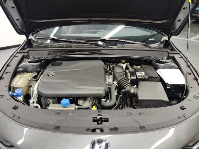 Changan UNI-V 2022 1.5T Premium Edition, Октябрь 2022 г., пробег 40900 км. (Б/у) Передний — изображение 4