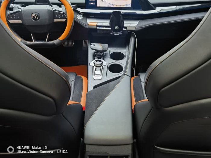 Changan UNI-V 2023 2.0T Speed ​​Edition, Сентябрь 2022 г., пробег 53000 км. (Б/у) Передний — изображение 4