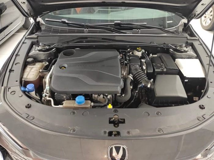Changan UNI-V 2023 1.5T Premium Edition, Март 2023 г., пробег 29200 км. (Б/у) Передний — изображение 5