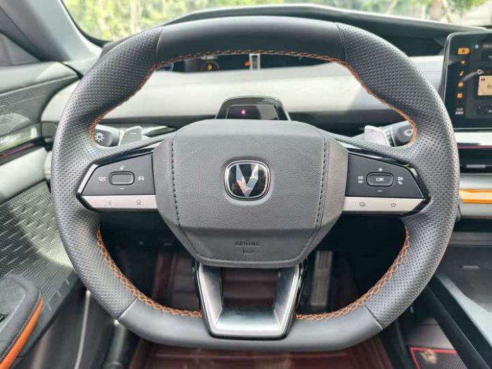 Changan UNI-V 2023 1.5T Sports Edition, Февраль 2023 г., пробег 28000 км. (Б/у) Передний — изображение 6