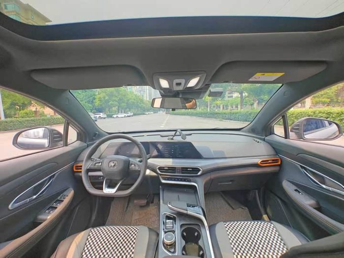 Changan UNI-T 2022 1.5T Excellence Edition, Январь 2023 г., пробег 33000 км. (Б/у) Передний — изображение 6