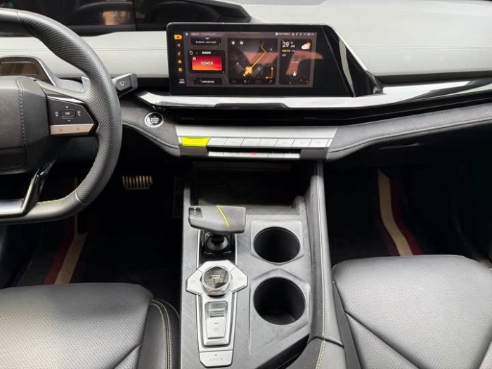 Changan UNI-V 2023 1.5T Sports Edition, Декабрь 2022 г., пробег 23000 км. (Б/у) Передний — изображение 6
