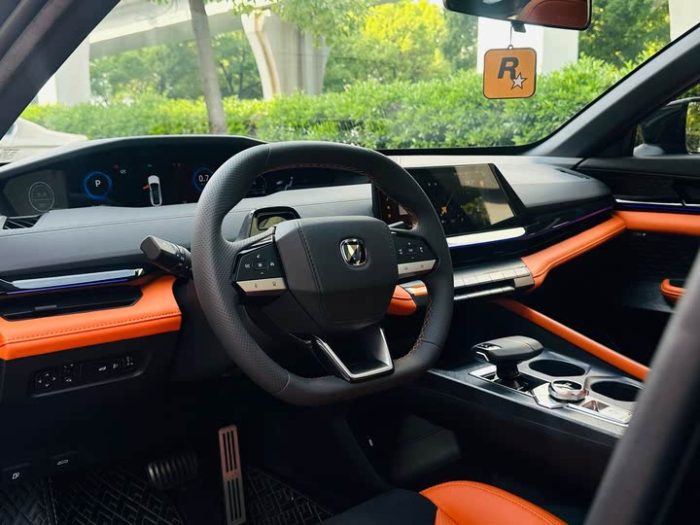 Changan UNI-V 2023 2.0T Speed ​​Edition, Июнь 2023 г., пробег 5000 км. (Б/у) Передний — изображение 6