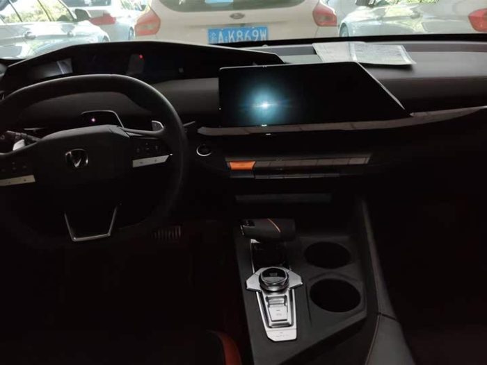 Changan UNI-V 2023 2.0T Fengsu Edition, Март 2023 г., пробег 30300 км. (Б/у) Передний — изображение 7