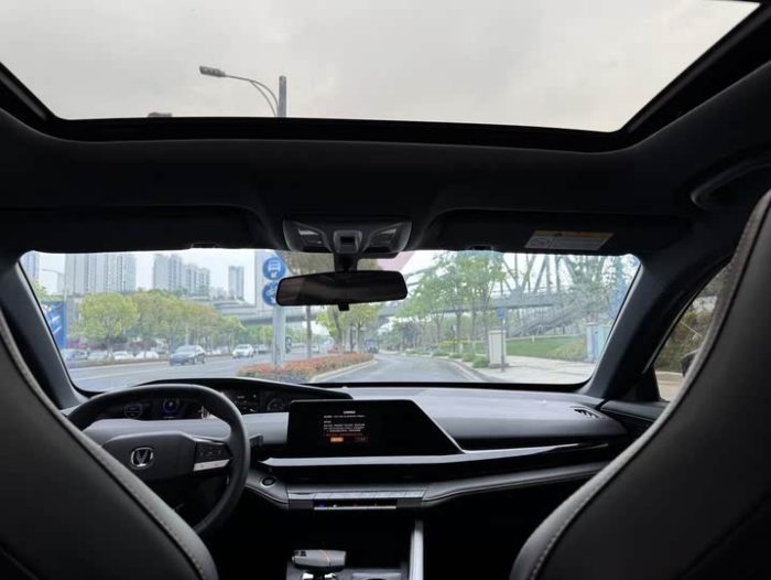 Changan UNI-V 2022 1.5T Excellence Edition, Февраль 2023 г., пробег 18000 км. (Б/у) Передний — изображение 7