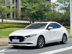 Mazda 3 Axela 2021 2.0L Automatic Premium Edition, Октябрь 2021 г., пробег 77000 км. (Б/у) Передний