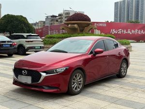Mazda 3 Axela 2021 1.5L Automatic Premium Edition, Май 2021 г., пробег 72000 км. (Б/у) Передний