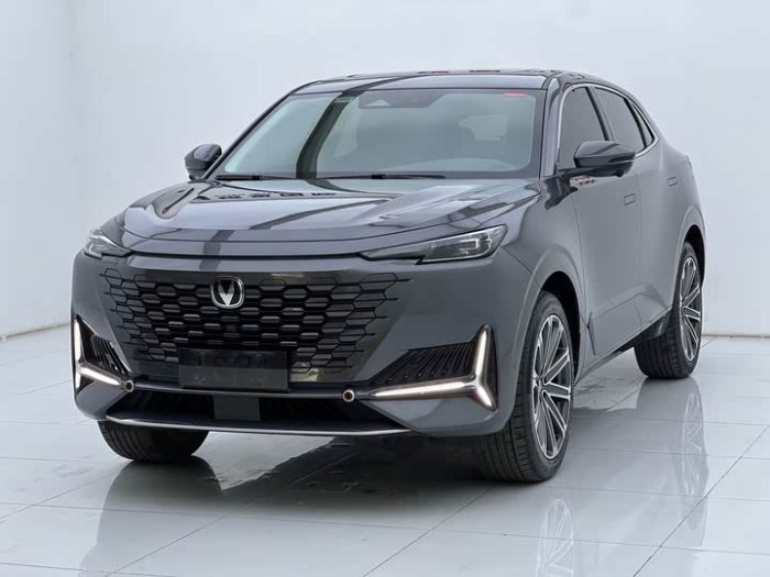 Changan UNI-K 2023 2.0T 2WD Yueling Edition, Сентябрь 2022 г., пробег 56000 км. (Б/у) Передний