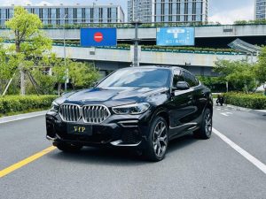 2022 BMW X6 xDrive40i Exclusive M Sport Package, Март 2022 г., пробег 50000 км. (Б/у) Полный