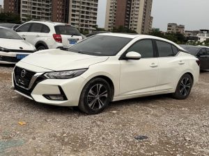 2021 Sylphy 1.6L XL CVT Enjoy Edition, Ноябрь 2020 г., пробег 75000 км. (Б/у) Передний