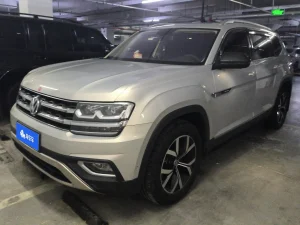 2019 Touron 380TSI 4WD Luxury Edition National V, Май 2020 г., пробег 34800 км. (Б/у) Полный