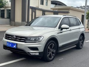 Tiguan L 2021 280TSI Automatic 2WD Smart Edition, Апрель 2021 г., пробег 11000 км. (Б/у) Передний