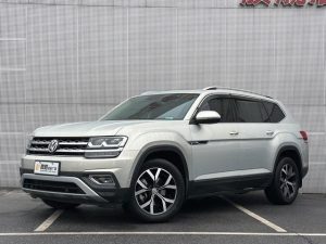 2020 Touran 330TSI 2WD Luxury Edition National VI, Февраль 2021 г., пробег 79000 км. (Б/у) Полный