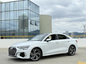 2021 Audi A3 A3L Limousine 35 TFSI Luxury Sport, Август 2021 г., пробег 30000 км. (Б/у) Передний