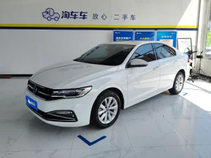 2021 Volkswagen Bora 1.5L Automatic Comfort Smart Connect Edition, Октябрь 2021 г., пробег 33900 км. (Б/у) Передний