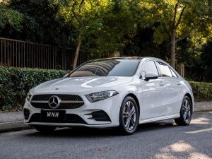 2021 Mercedes-Benz A-Class Facelift A 180 L Sport Sedan, Май 2021 г., пробег 80000 км. (Б/у) Передний