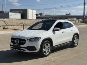 2020 Mercedes-Benz GLA 180, Январь 2021 г., пробег 106000 км. (Б/у) Передний