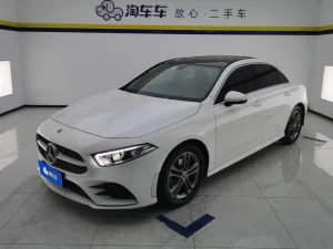 2021 Mercedes-Benz A-Class Facelift A 180 L Sport Sedan, Июнь 2021 г., пробег 59900 км. (Б/у) Передний