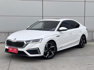 Octavia 2021 PRO TSI280 DSG Premium Edition, Май 2021 г., пробег 60000 км. (Б/у) Передний