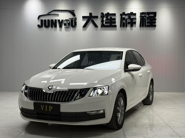 Octavia 2021 1.5L Automatic Comfort Edition, Ноябрь 2021 г., пробег 39000 км. (Б/у) Передний