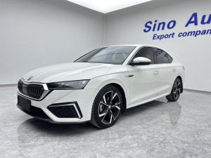 Octavia 2021 PRO TSI280 DSG Flagship Edition, Декабрь 2021 г., пробег 12000 км. (Б/у) Передний