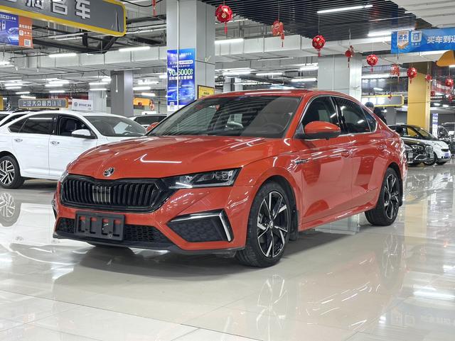 Octavia 2022 PRO TSI280 DSG Luxury Edition, Январь 2022 г., пробег 38000 км. (Б/у) Передний