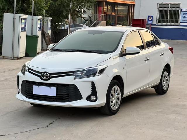 Vios 2022 1.5L CVT 20th Anniversary Edition, Январь 2023 г., пробег 55000 км. (Б/у) Передний