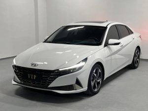 2022 Hyundai Elantra 1.5L CVT LUX Premium Edition, Декабрь 2022 г., пробег 21000 км. (Б/у) Передний