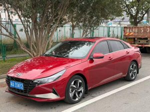 2021 Hyundai Elantra 1.5L CVT LUX Premium Edition, Июль 2021 г., пробег 35000 км. (Б/у) Передний