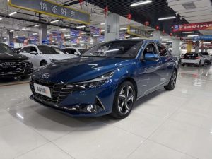 2022 Hyundai Elantra 1.5L CVT LUX Premium Edition, Апрель 2022 г., пробег 33000 км. (Б/у) Передний