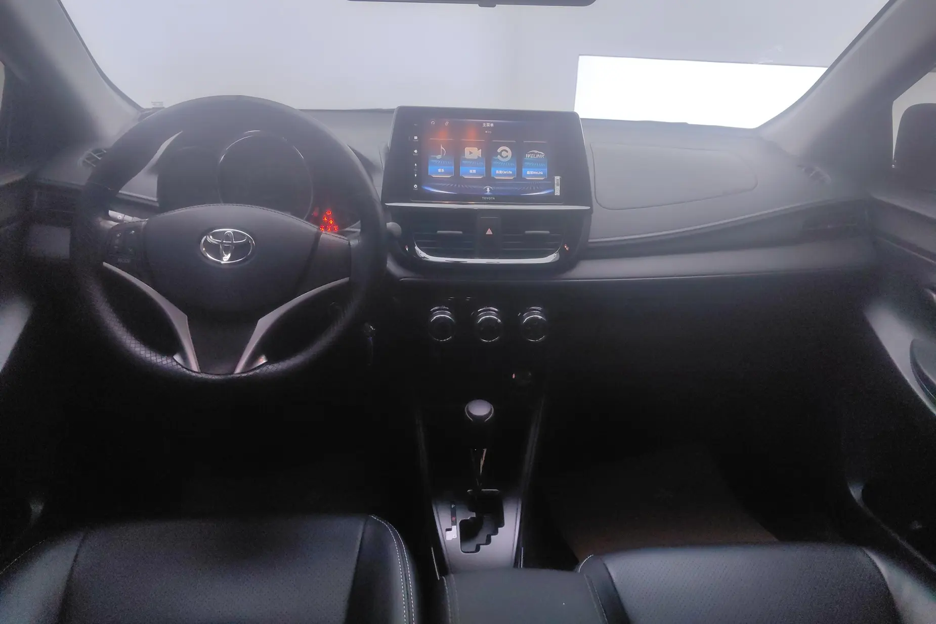 Vios 2021 1.5L CVT Adventure Edition, Август 2021 г., пробег 22900 км. (Б/у) Передний — изображение 3