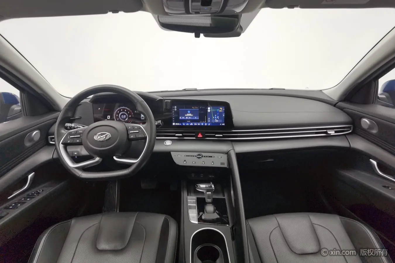 2021 Hyundai Elantra 1.5L CVT LUX Premium Edition, Март 2022 г., пробег 69500 км. (Б/у) Передний — изображение 3