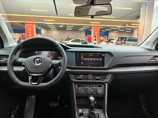 2022 Volkswagen Tharu 280TSI 2WD Fashion Edition, Октябрь 2022 г., пробег 27300 км. (Б/у) Передний — изображение 3