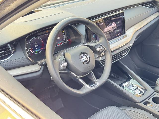 Octavia 2021 PRO TSI280 DSG Flagship Edition, Январь 2022 г., пробег 30000 км. (Б/у) Передний — изображение 3