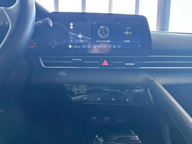 2021 Hyundai Elantra 1.5L CVT LUX Premium Edition, Июнь 2021 г., пробег 55000 км. (Б/у) Передний — изображение 3