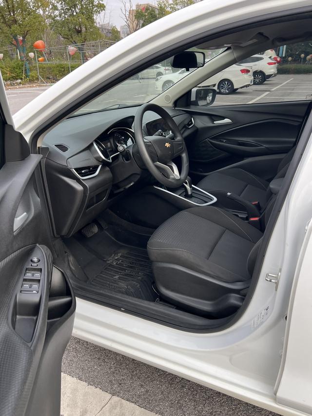 Chevrolet Cruze 2021 325T Automatic Comfort Edition, Декабрь 2021 г., пробег 108000 км. (Б/у) Передний — изображение 3